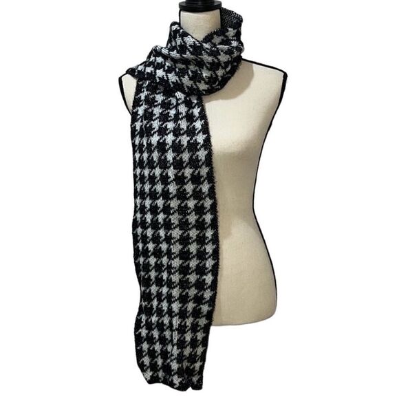 Ashley Stewart Metallic Houndstooth Infinity Scarf - Picture 4 of 9
